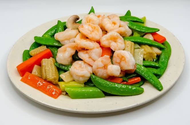 Sauteed Prawns with Sugar Snap Pea and Bamboo Slices 甜豆炒蝦球